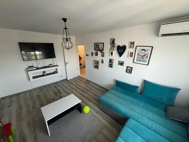 Apartament cu 3 camere decomandat în Buzaului