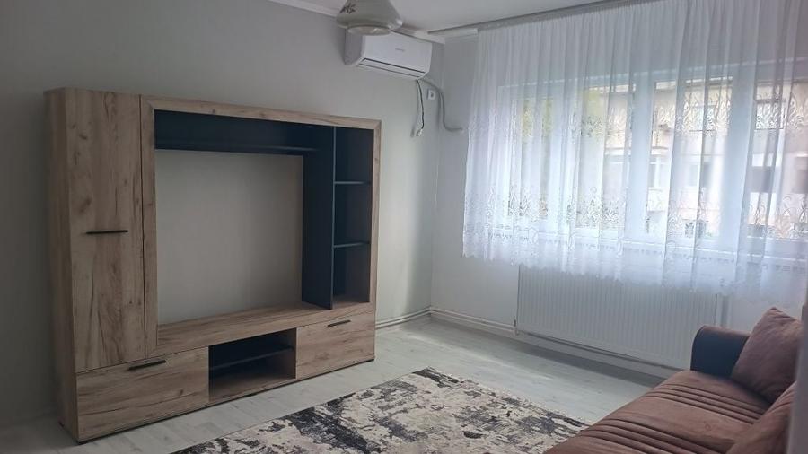 Apartament cu 2 camere în Micro 15