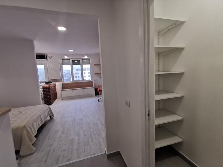 Garsonieră decomandată în Complex Studențesc