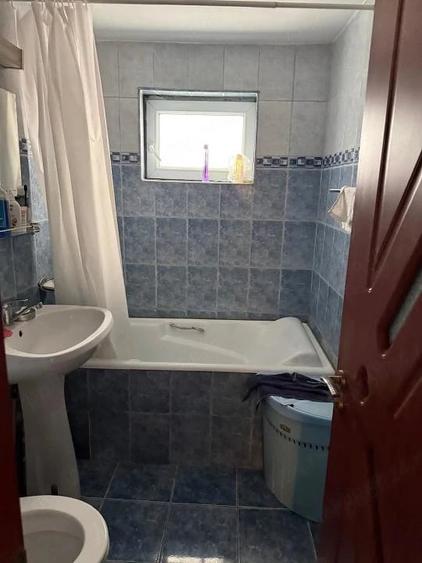 Apartament cu 3 camere decomandat în Casa de Cultură