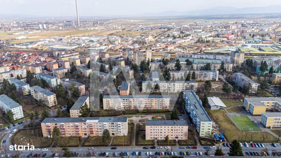 Apartament cu 3 camere semidecomandat, mobilat în Astra