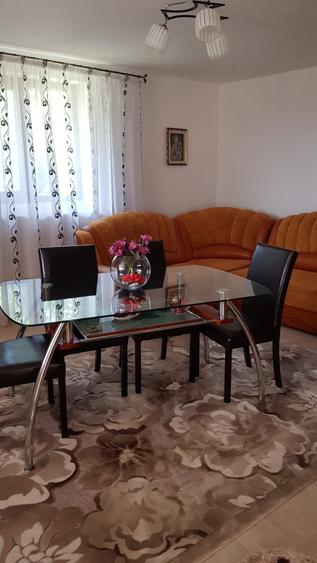 Casă cu 4 camere în Ghirdoveni