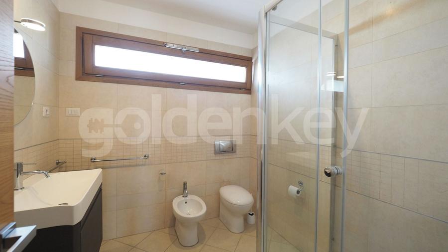 Duplex cu 5 camere cu Piscina în Iancu Nicolae