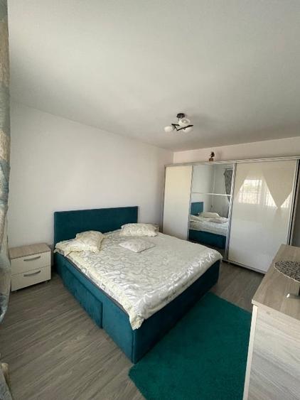 Apartament cu 2 camere semidecomandat, mobilat în Central