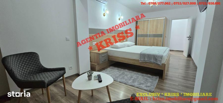 Apartament cu 4 camere decomandat în Central