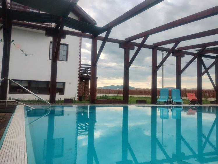 Casă individuală cu 6 camere cu Teren 1200 Mp în Prejmer