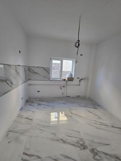 Duplex cu 5 camere cu Canalizare în Giroc