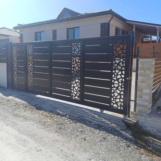 Casă cu 4 camere cu Teren 500 Mp în Corușu