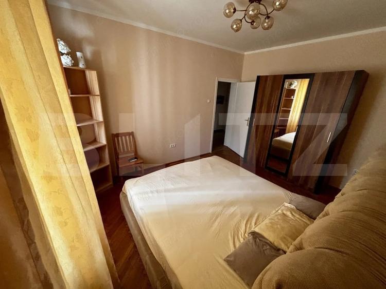 Apartament cu 4 camere decomandat în Central