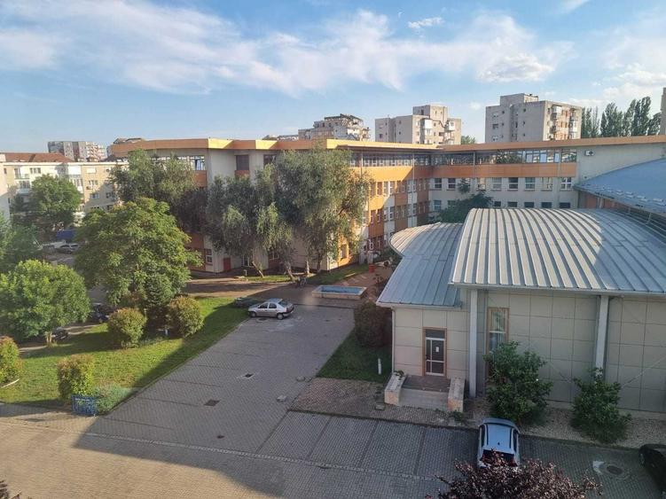 Apartament cu 2 camere decomandat în Micălaca