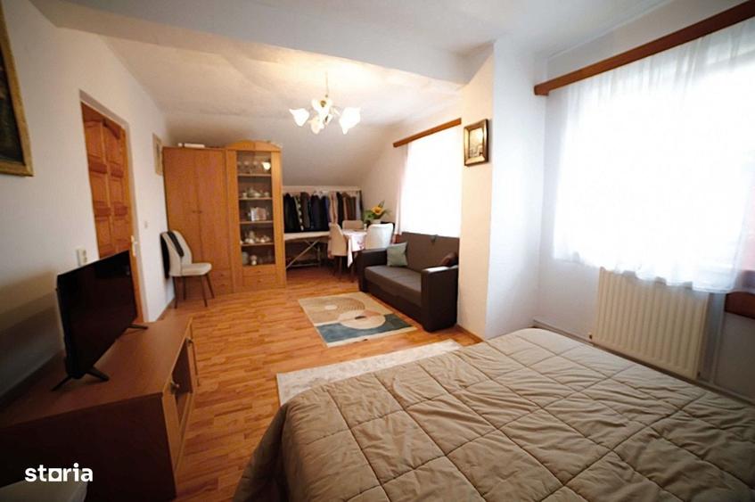 Casă cu 4 camere în Central