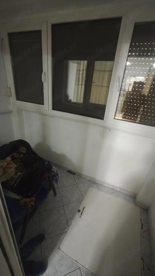 Apartament cu 4 camere decomandat în Malu Roșu