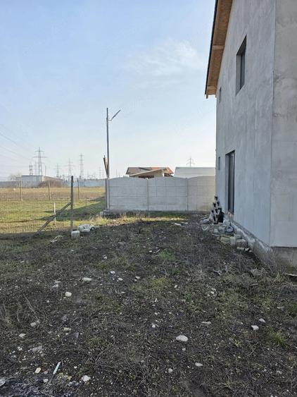 Casă cu 3 camere cu Teren 301 Mp în Exterior Vest