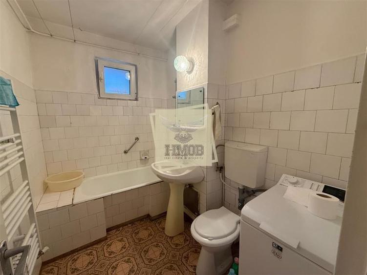 Apartament cu 4 camere decomandat, mobilat în Vasile Aaron