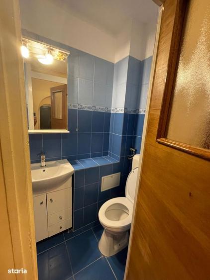 Apartament cu 3 camere semidecomandat în Titan