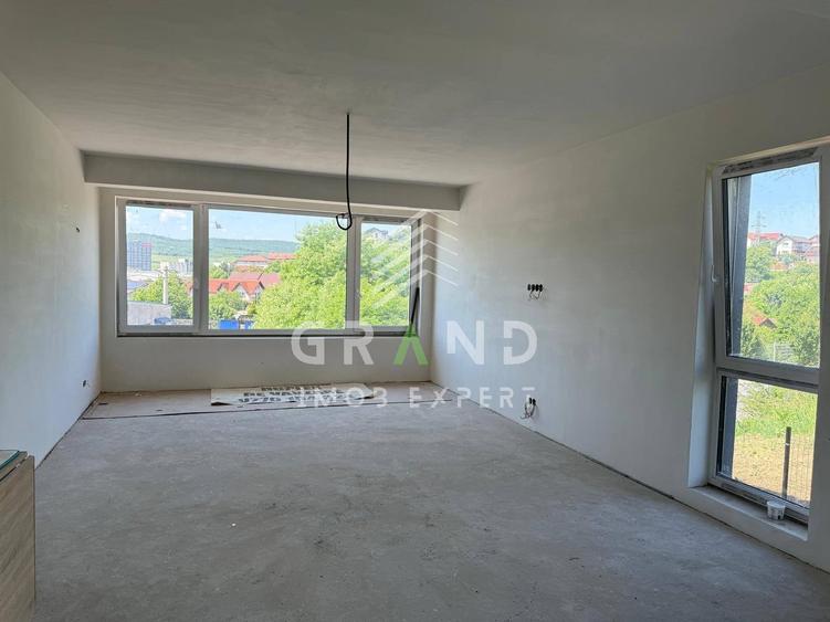 Duplex cu 4 camere cu Canalizare în Dâmbul Rotund