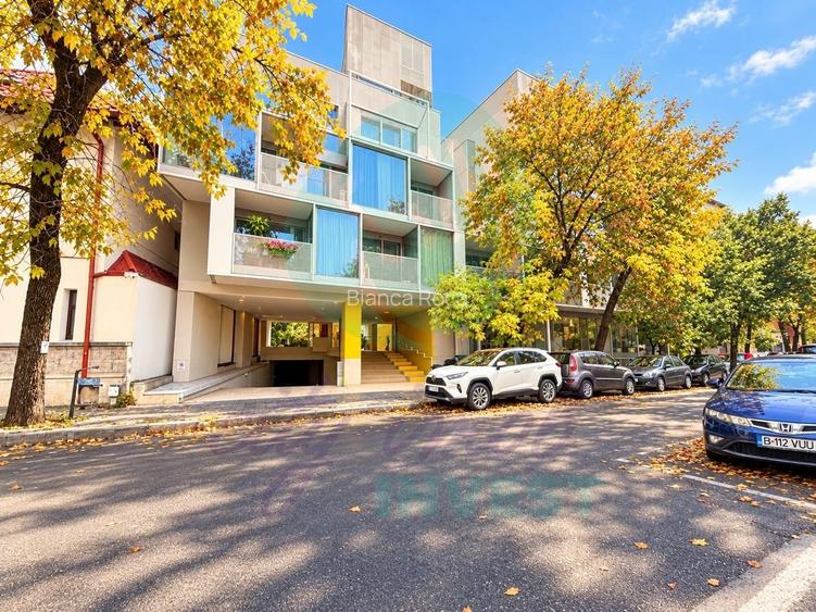 2 camere cu design industrial – un refugiu urban cu vedere spre gradina