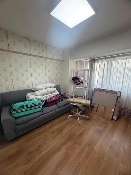 Apartament cu 4 camere semidecomandat, mobilat în Unirii