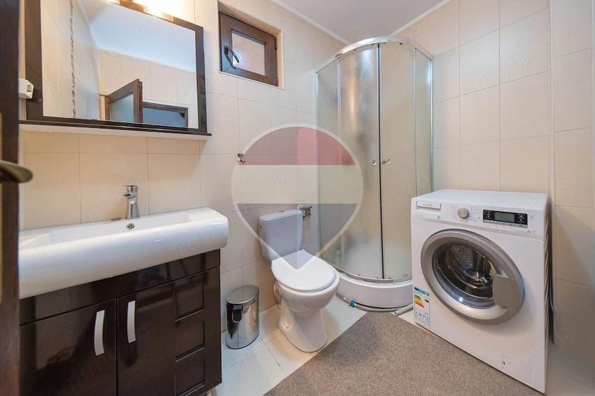 Casă cu Teren 214 Mp în Central