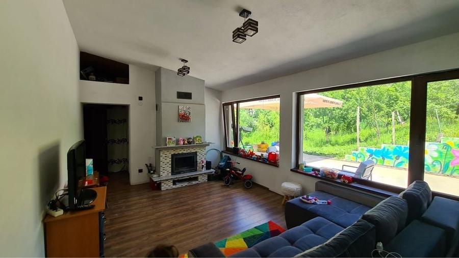 Casă cu 3 camere în Iedera