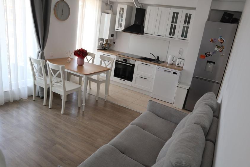 Apartament cu 3 camere decomandat în Pipera
