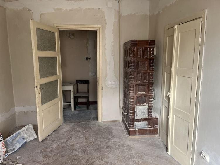 Apartament cu 2 camere decomandat în Petros