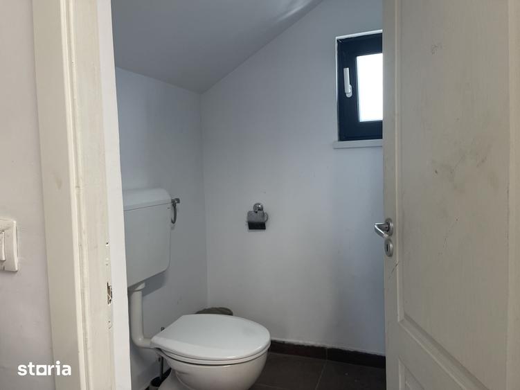 Casă cu 4 camere cu Teren 500 Mp în Central