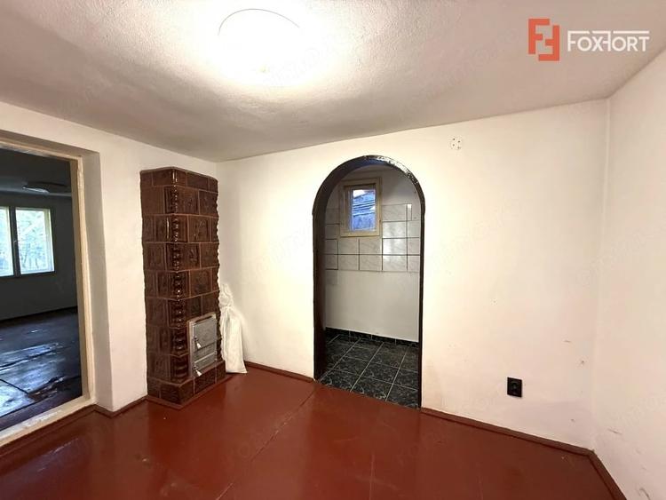 Casă cu 4 camere cu Teren 430 Mp în Plopi