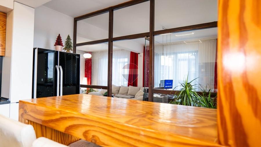 Apartament cu 3 camere semidecomandat, mobilat în Dobroești