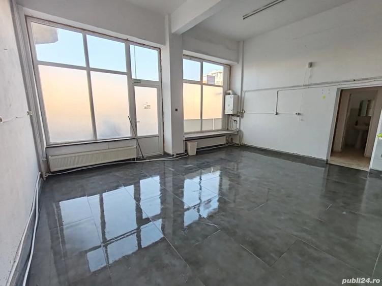 Spațiu comercial, de 48 mp, în Central