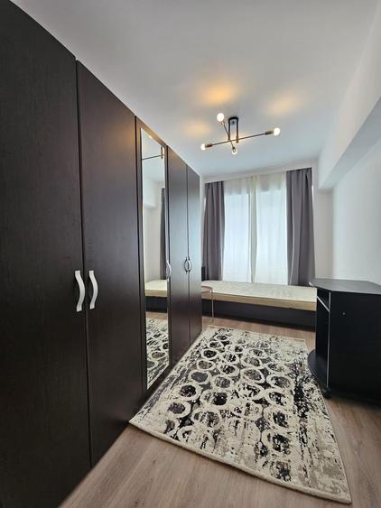 Apartament cu 4 camere decomandat, mobilat în Dacia