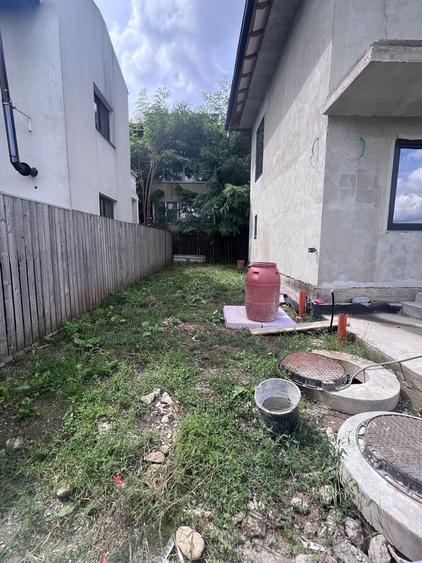 Casă cu 4 camere în Florești