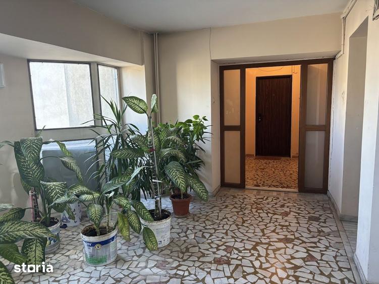 Apartament cu 3 camere în Coșbuc