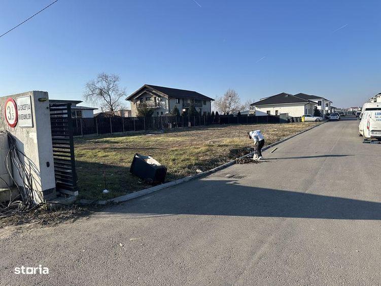 Teren de 1000 mp, în Clinceni