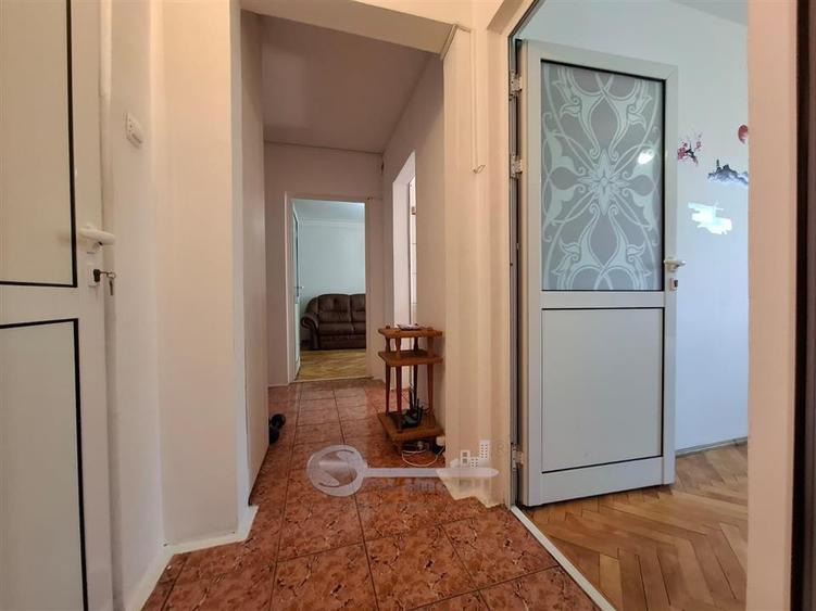 Apartament cu 2 camere decomandat, mobilat în Podu Roș