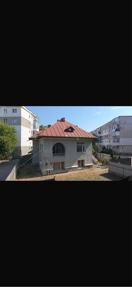 Vand conac istoric/casa/pensiune /380 mp utili /zona A /Urlati /toate utilitatile /Direct proprietar /demisol /parter/mansarda 3 intrari din 3 strazi - 7