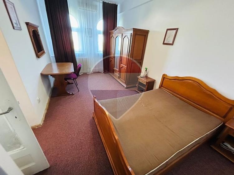 Garsonieră decomandată în Central