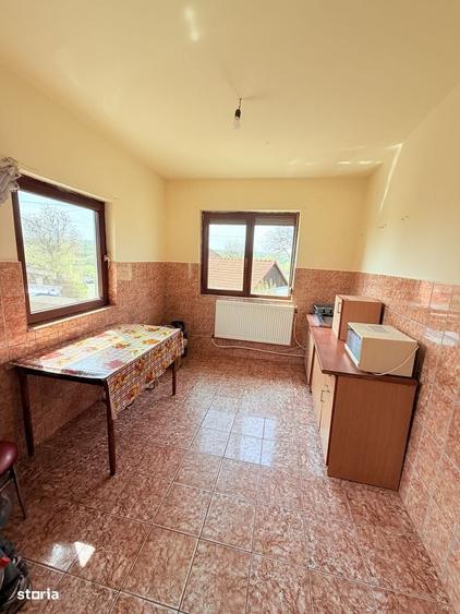 Casă cu 3 camere în Paleu