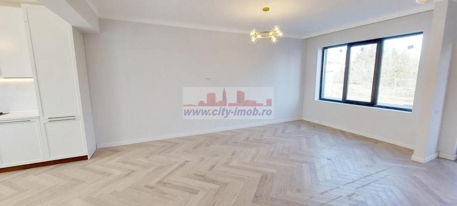 Casă individuală cu 4 camere decomandat cu Canalizare în Ostratu