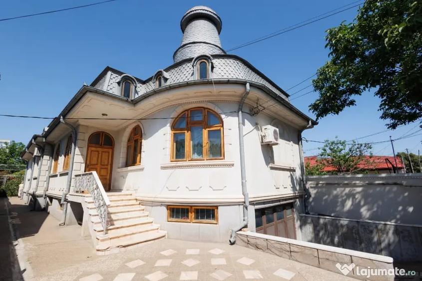 Casă cu 5 camere în Central