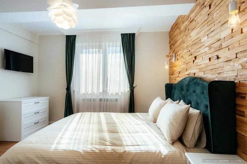 Apartament cu 3 camere semidecomandat în Exterior Vest