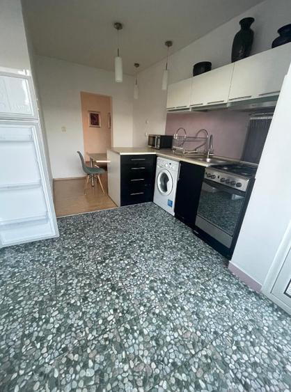 Apartament cu 3 camere decomandat, mobilat în Grigorescu