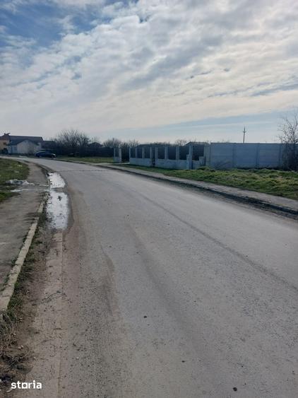 Teren de 3900 mp, în Cornetu