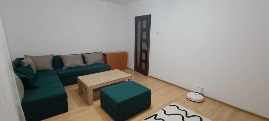 Apartament cu 3 camere decomandat în Turnișor