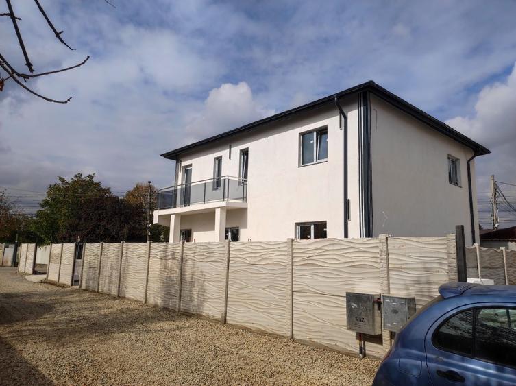 Casă individuală cu 4 camere cu Canalizare în Pantelimon