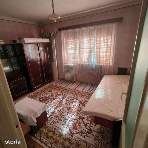 Apartament cu 3 camere decomandat în Burdea