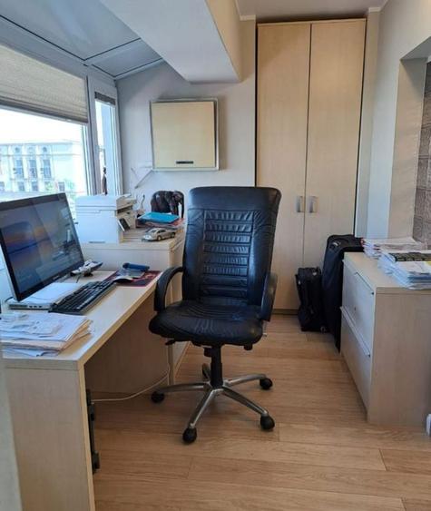 Apartament cu 4 camere semidecomandat în Calea Victoriei
