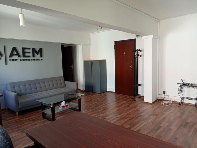 Apartament cu 4 camere în Moșilor