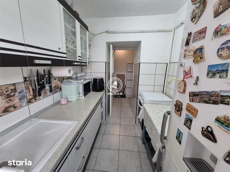 Apartament cu 3 camere decomandat în Alexandru cel Bun