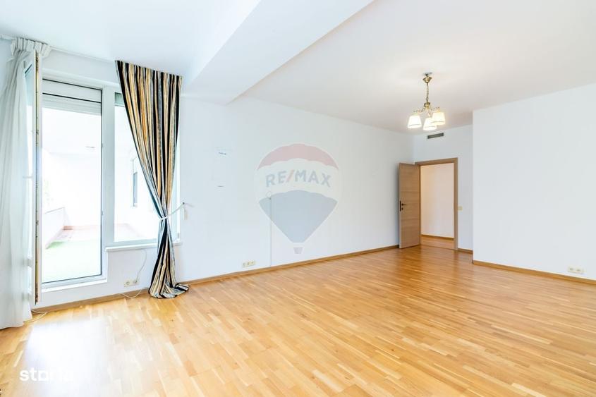 Apartament cu 4 camere în Nordului